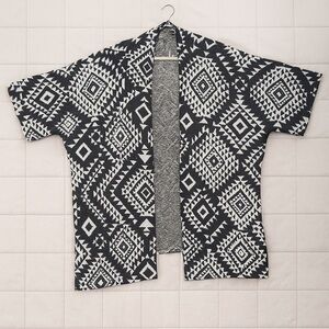 Black & White Aztec Open Front Cardigan – Medium